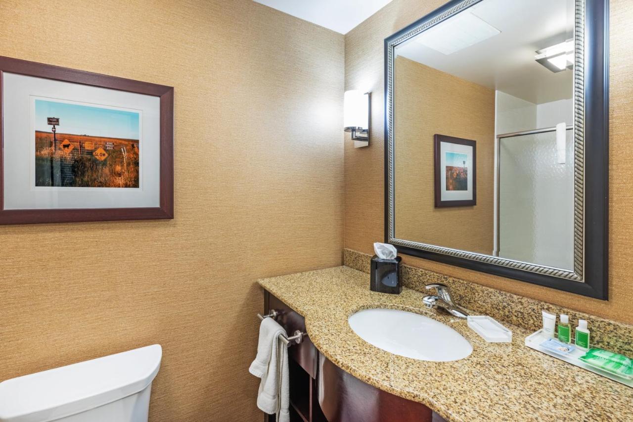 Holiday Inn Ardmore By Ihg Exterior photo