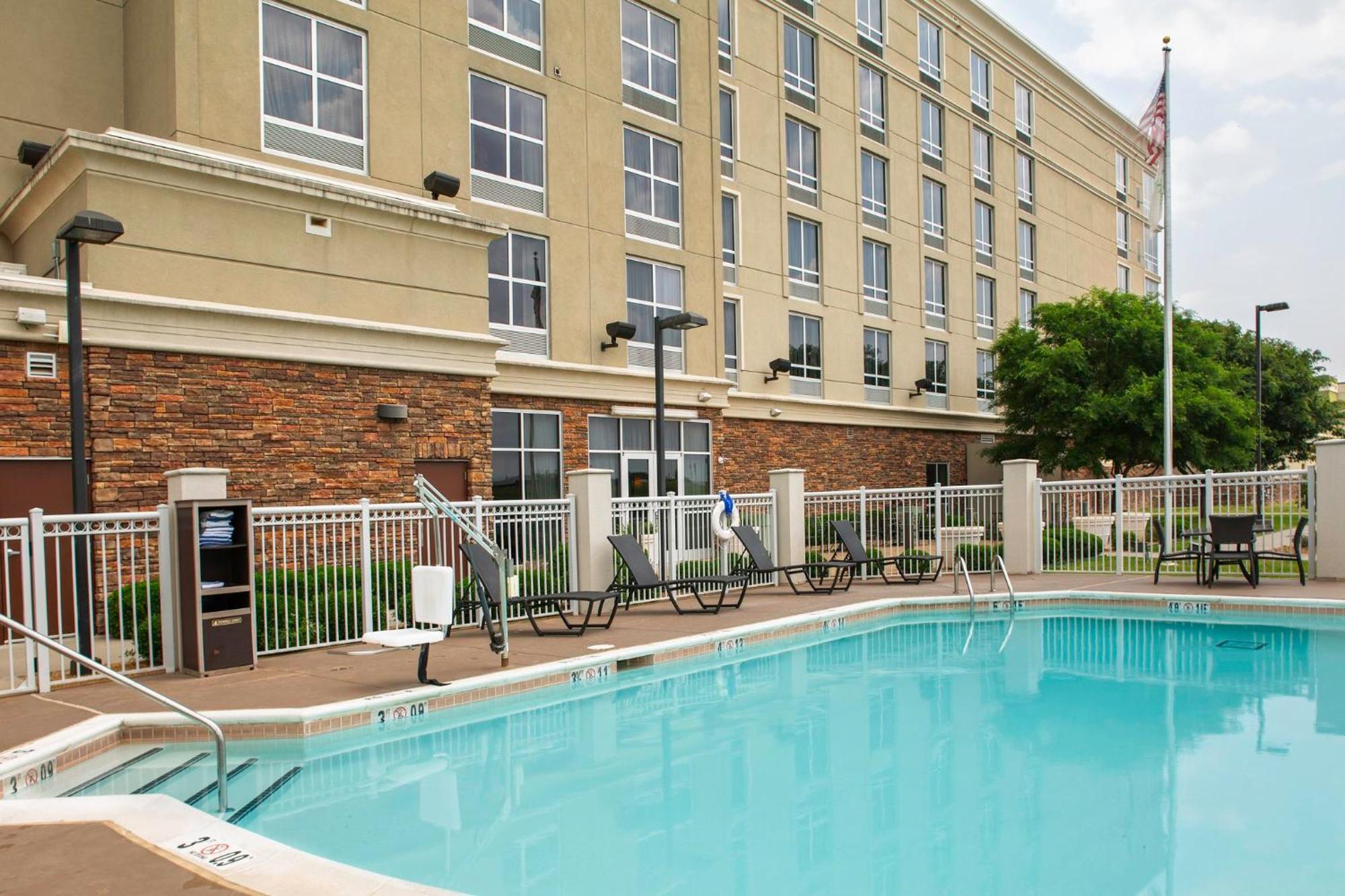 Holiday Inn Ardmore By Ihg Exterior photo