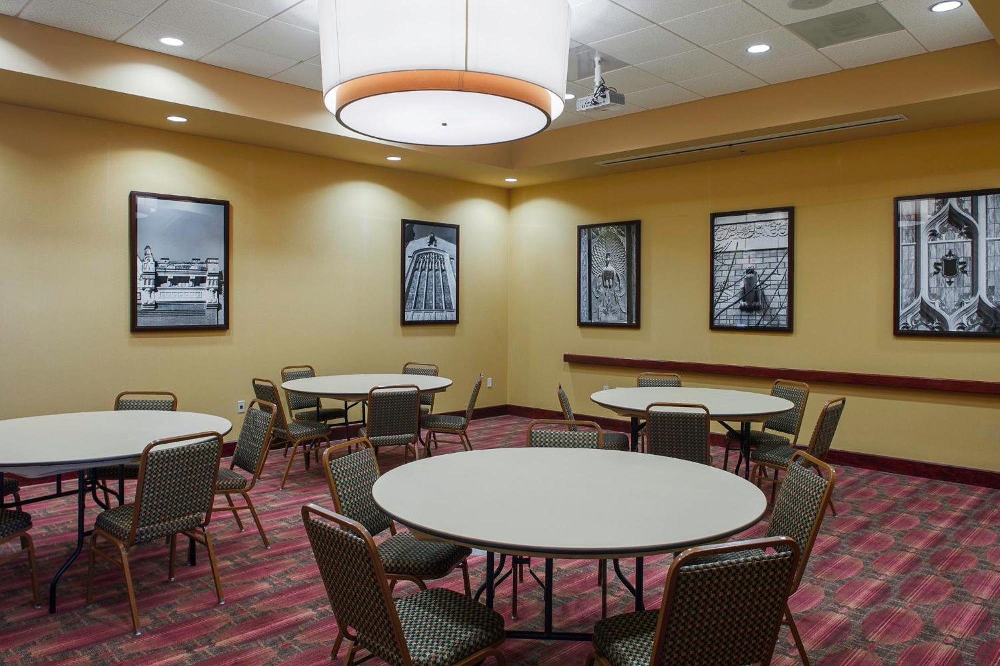 Holiday Inn Ardmore By Ihg Exterior photo